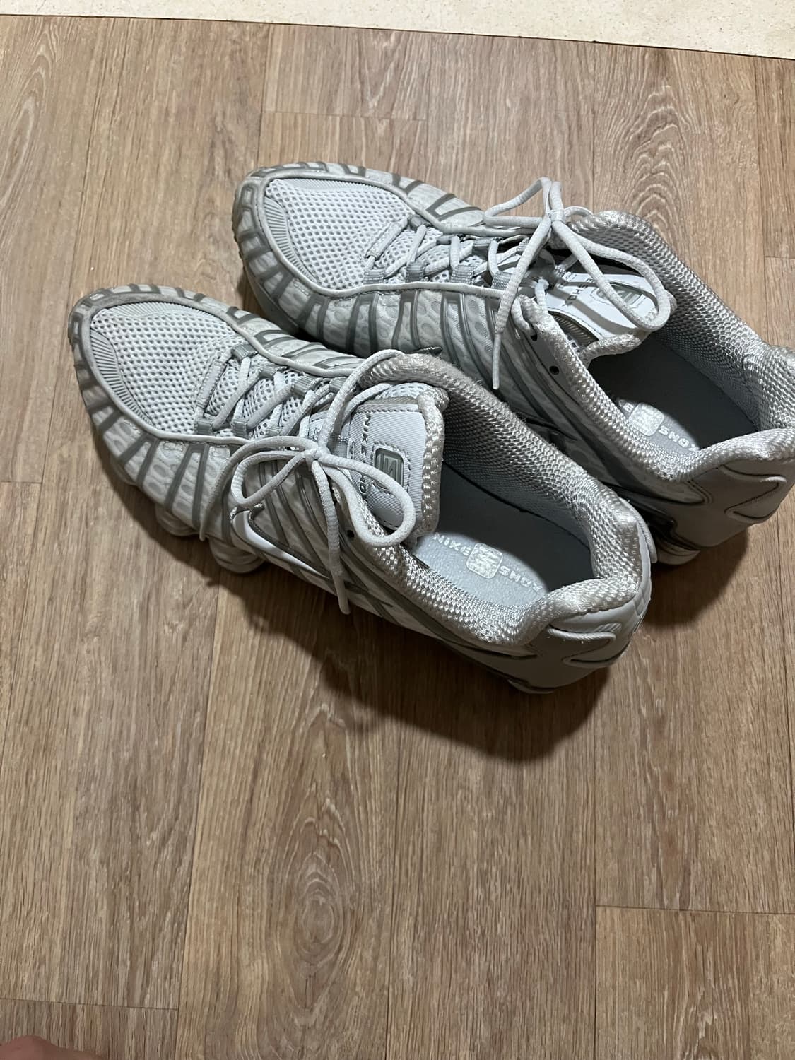 나이키 샥스tl 퓨어 플래티넘 앤 메탈릭 실버 265 상품이미지5