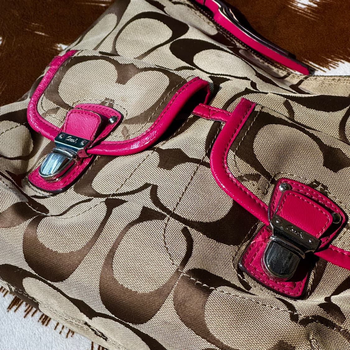 코치 y2k 호보백 숄더백 핑크 베이지 (OS) 상품이미지5