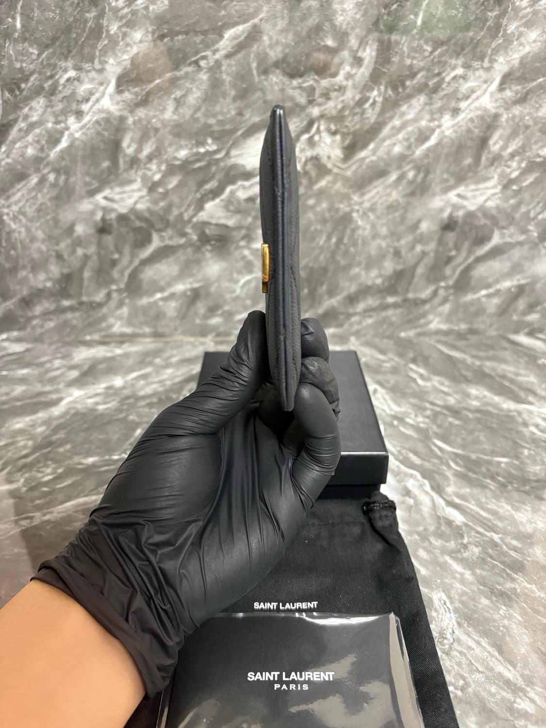 입생로랑 그랑 드 뿌드르 마틀라세 카드지갑 상품이미지5