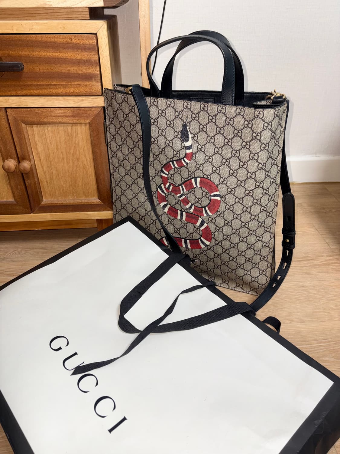 Gucci GG Supreme Kingsnake Tote Bag 상품이미지1