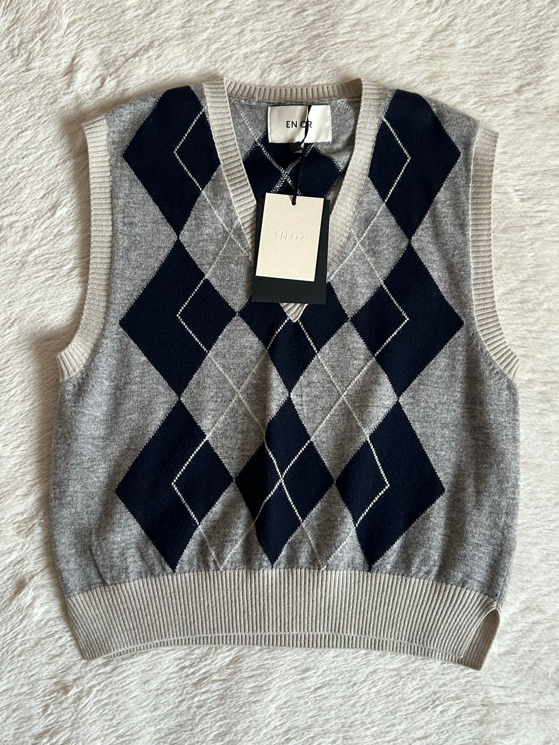 택O) [s] 엔오르 아가일 패턴 베스트 그레이 [제니, 나연 착용] 상품이미지8