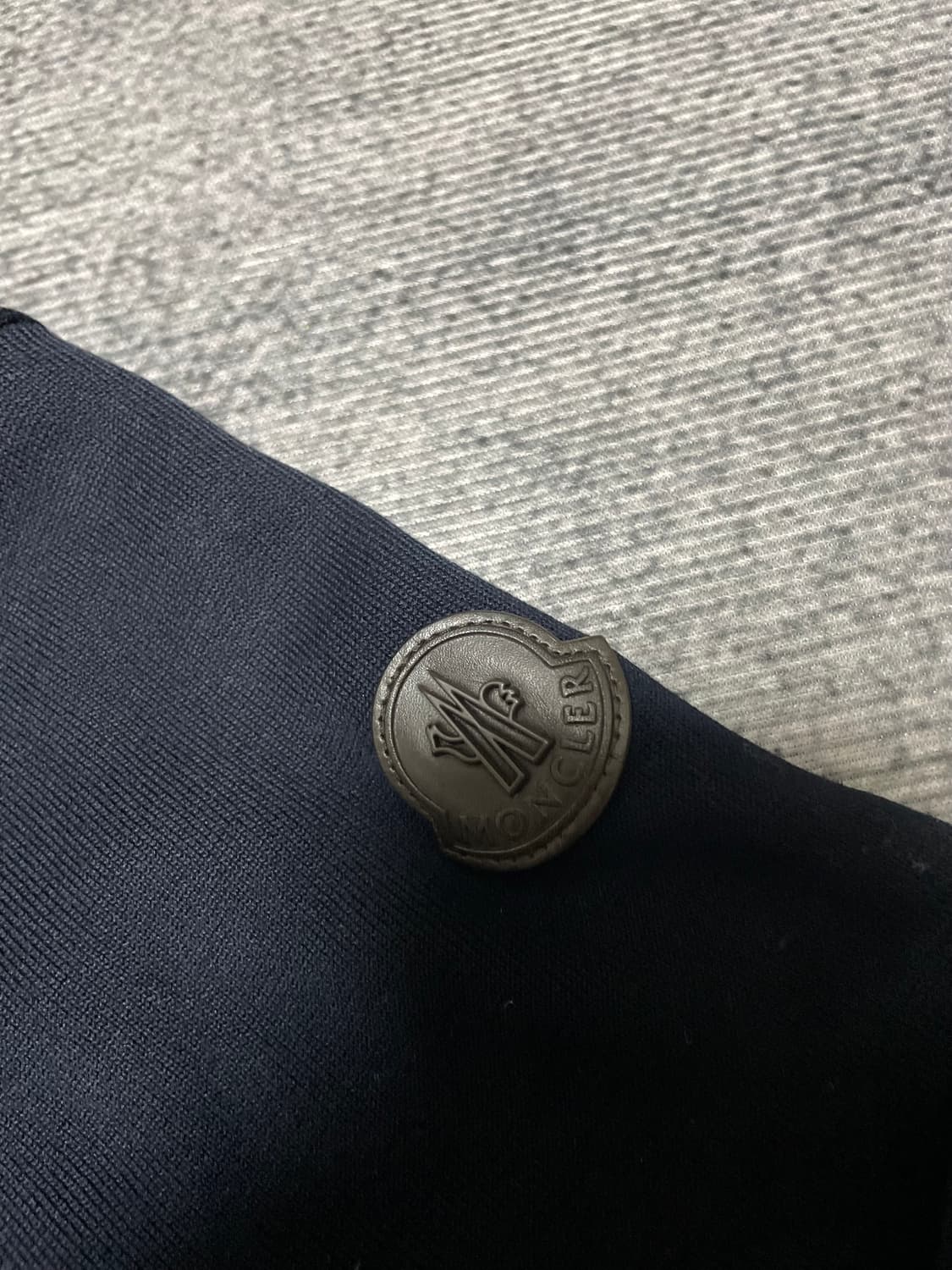 [정품] 몽클레어 니트패딩 가디건 M 상품이미지4