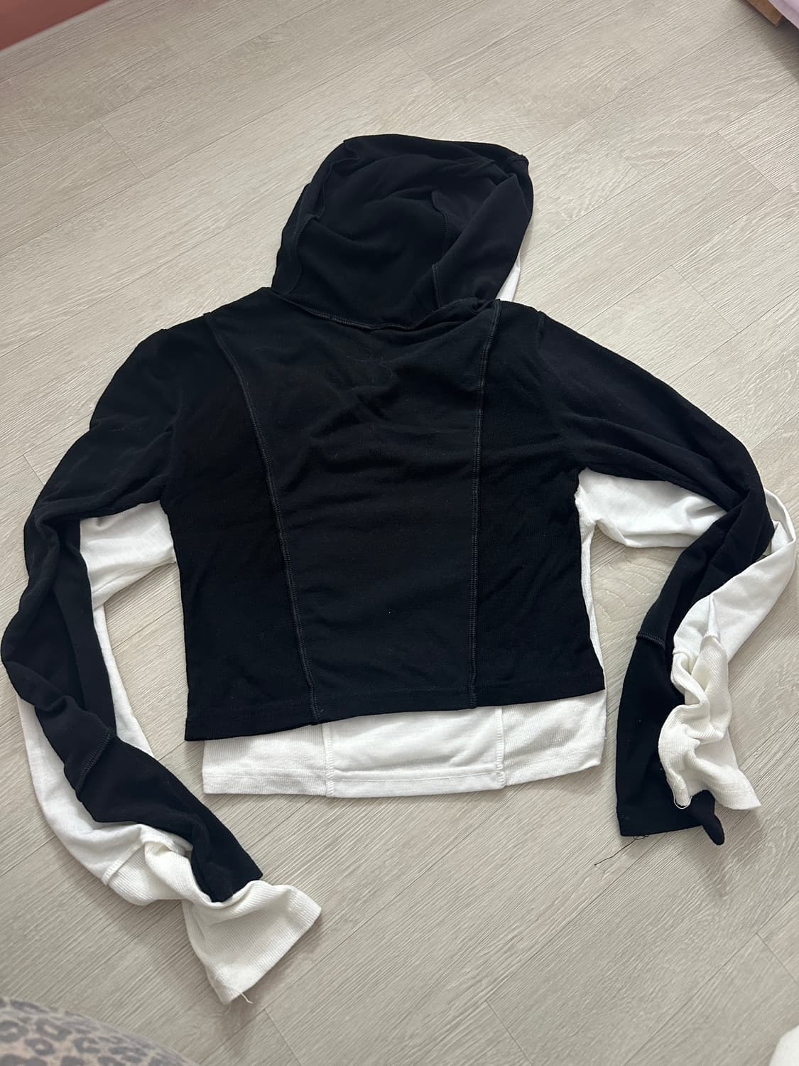 드로우어텐션 크롭 후드 긴팔티 상품이미지2