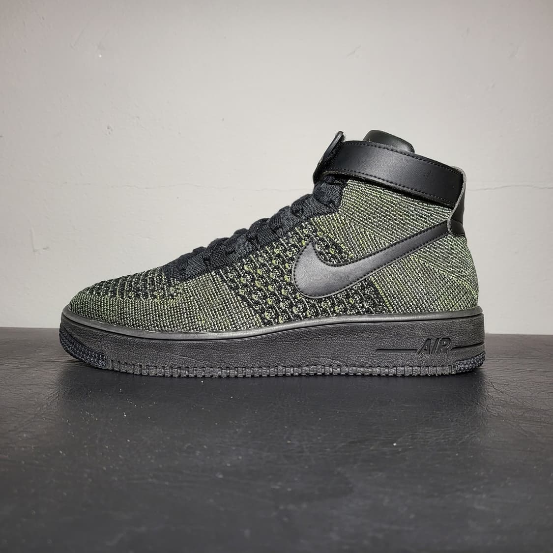 나이키 운동화 280m (조명이 없으면 블랙에 더 가까움) 상품이미지4