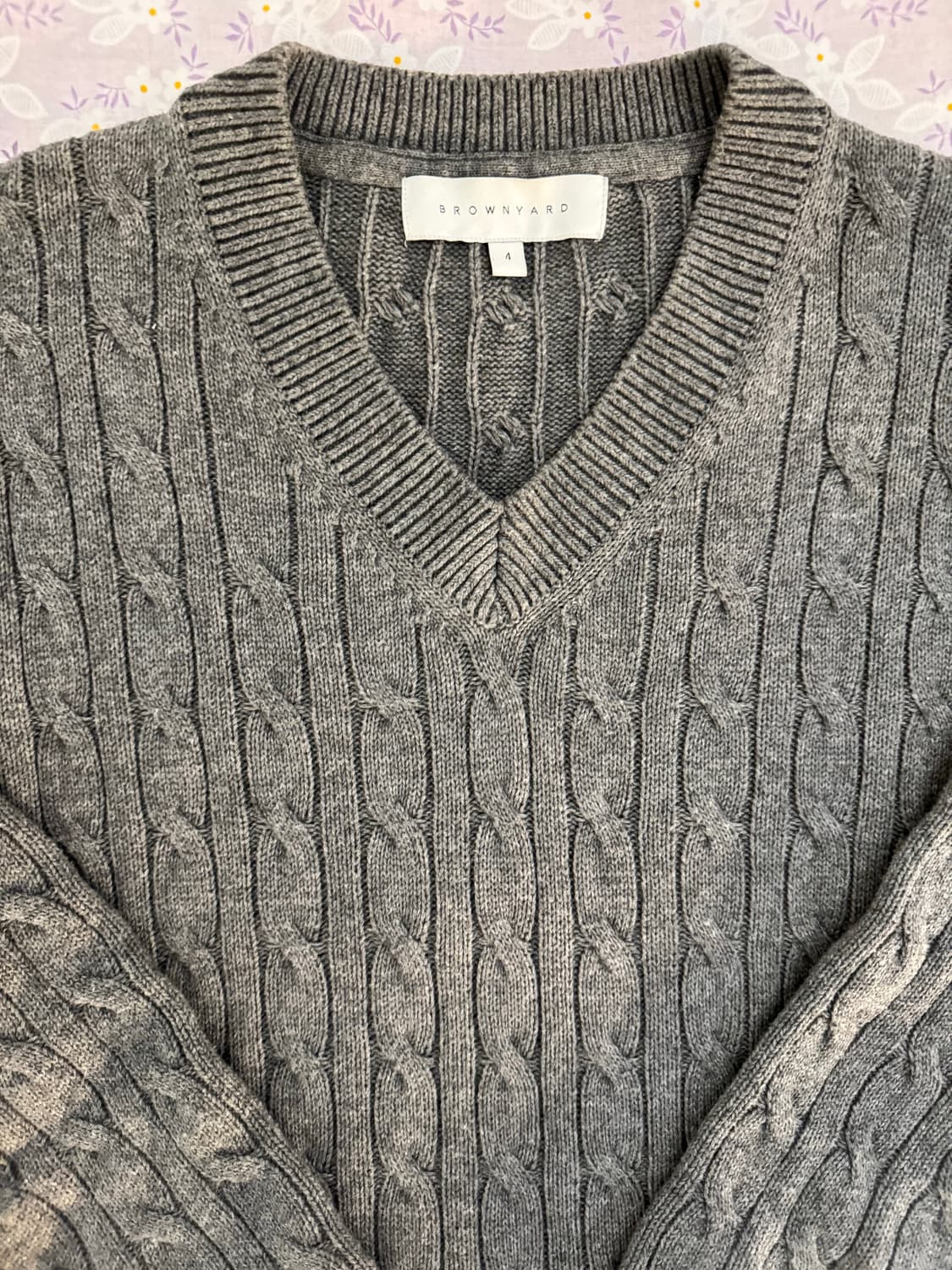 [4] 브라운야드 22ss 캐시미어 케이블 브이넥 니트 상품이미지1
