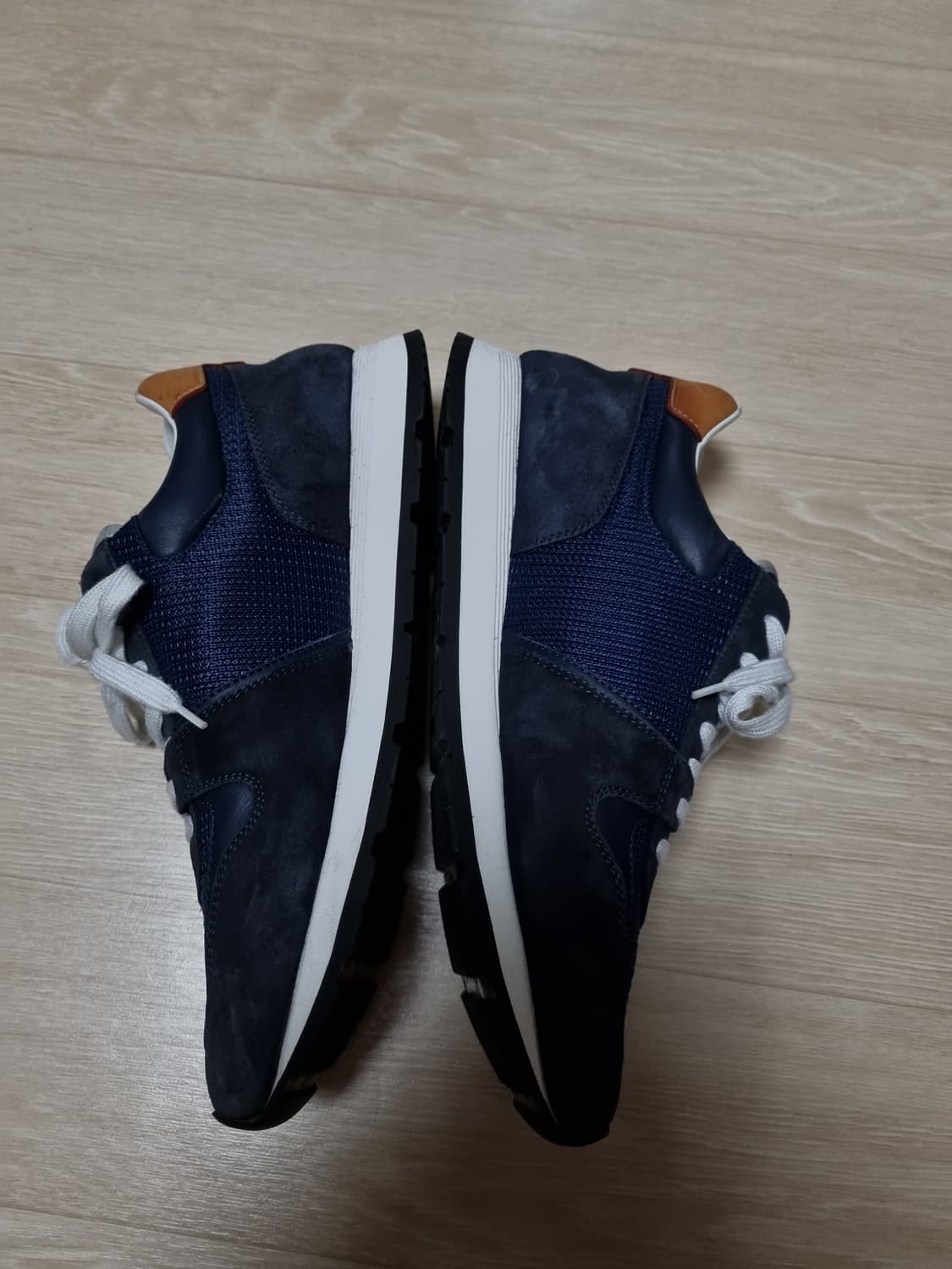 루이비통 런어웨이 아베스 스니커즈 신발 상품이미지3