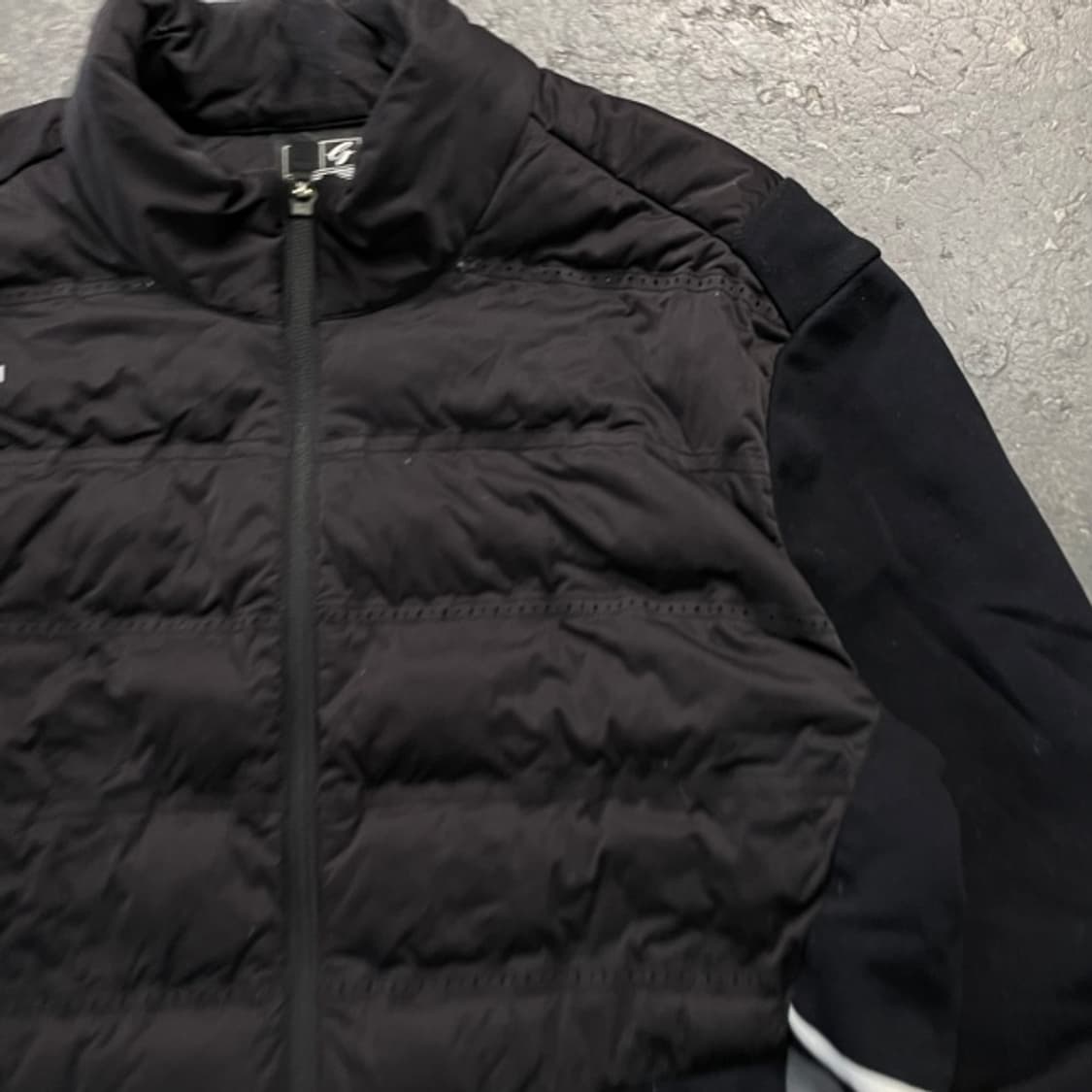 100 데상트 골프 방풍패딩  상품이미지2