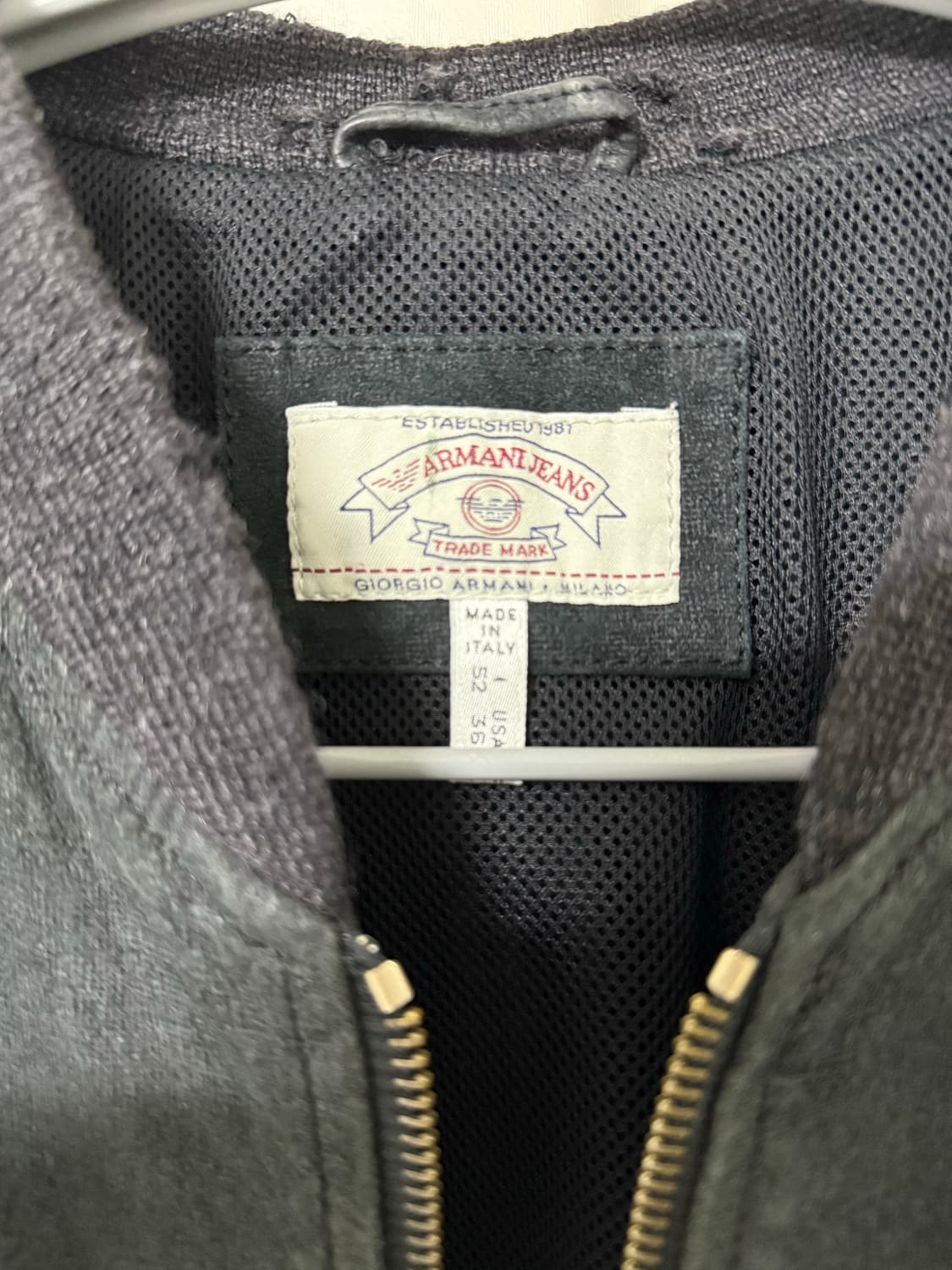 90S ARMANI JEANS FADED TEXTURED BOMBER 상품이미지2