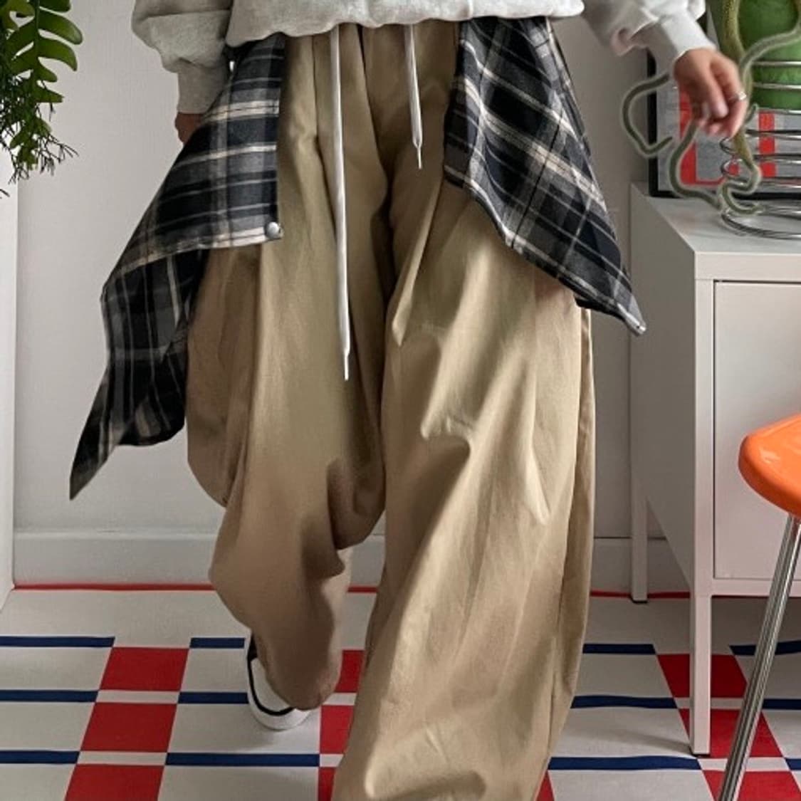 체크 베이지 와이드 벌룬 팬츠 상품이미지1