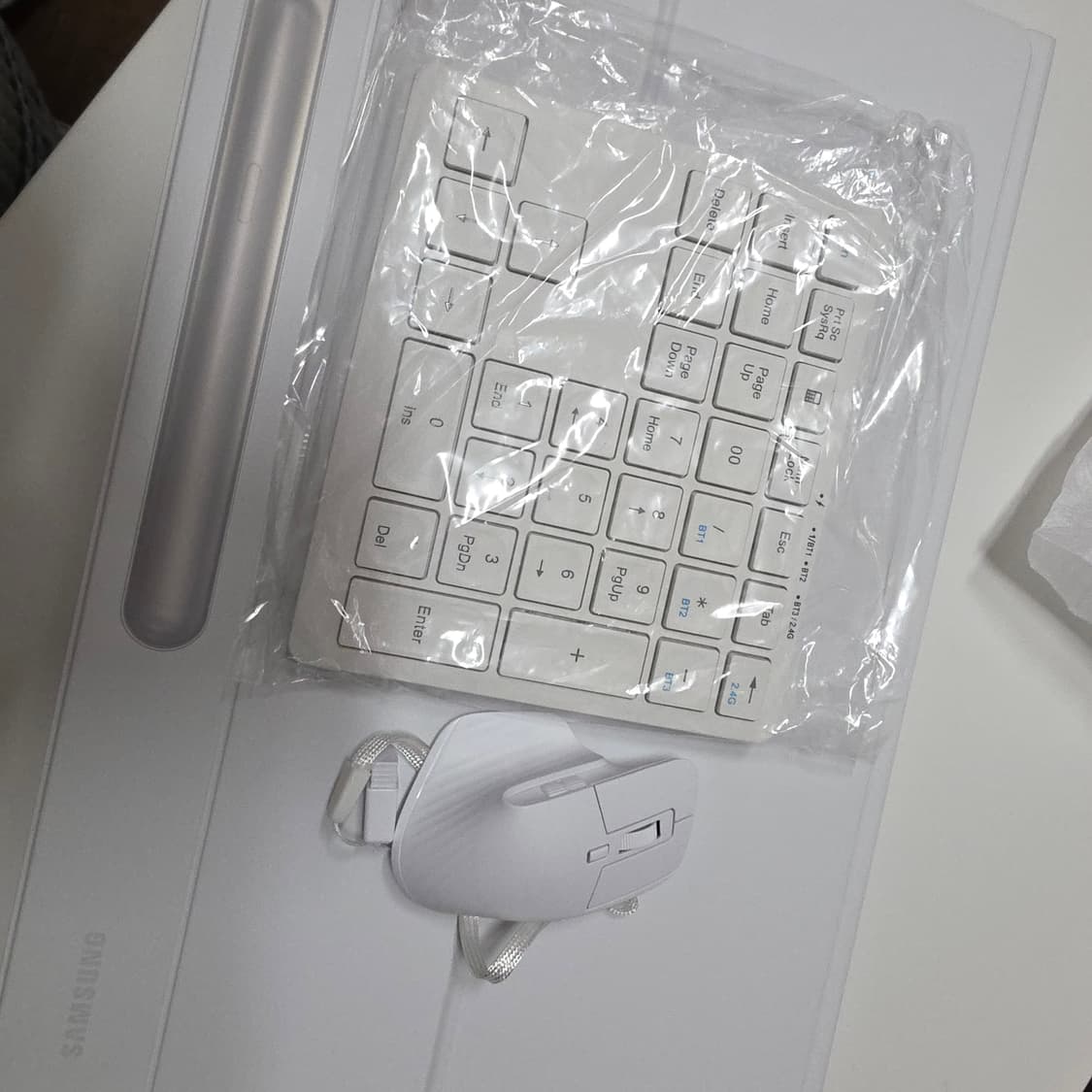 갤럭시탭 S10 울트라 1tb wifi+ 정품키보드북케이스 상품이미지4