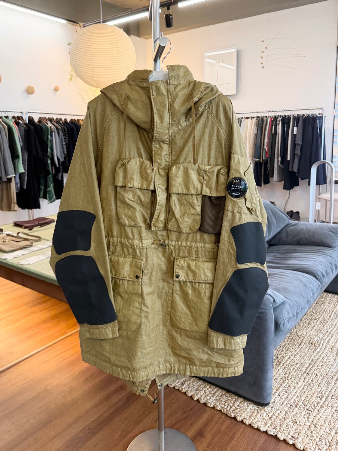 씨피컴퍼니 X 클락스 왁스 파카 상품이미지3