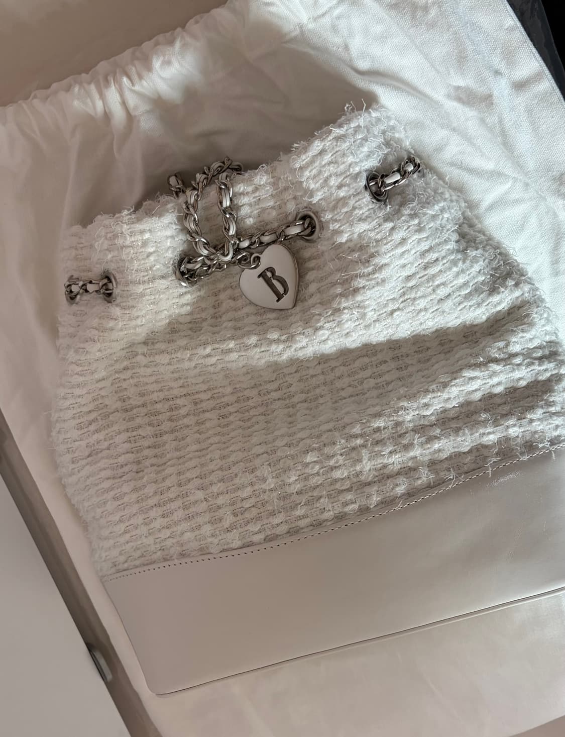 새상품) 풀박 더바넷 트위드 드로우스트링 체인 백팩 아이보리 상품이미지2