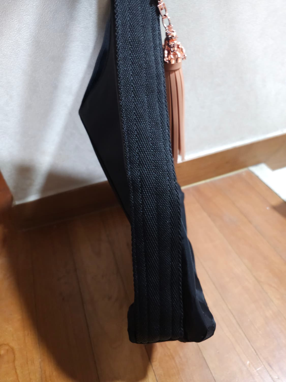 거의새것)키플링 블랙 숄더백 태슬 장식 상품이미지8