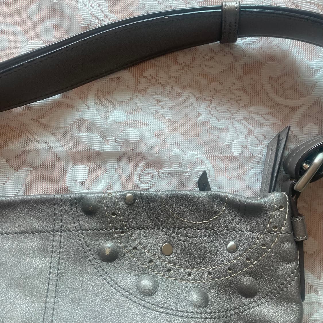 Coach silver stud bag 상품이미지4