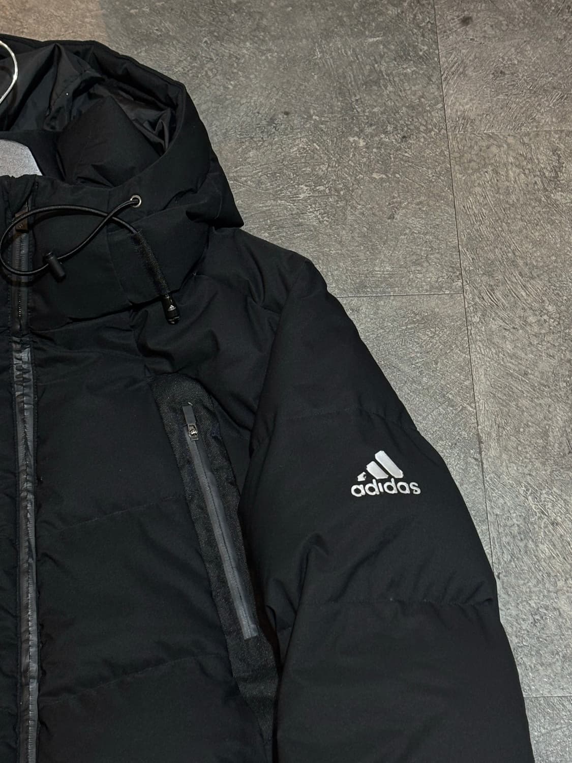 아디다스 오리털 패딩 블랙100사이즈 상품이미지4