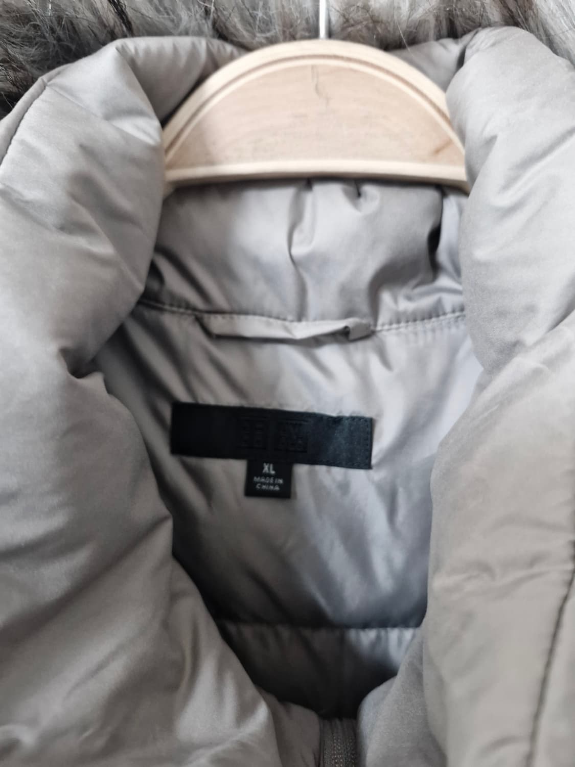 유니클로 심리스 경량 다운 롱 패딩 상품이미지5