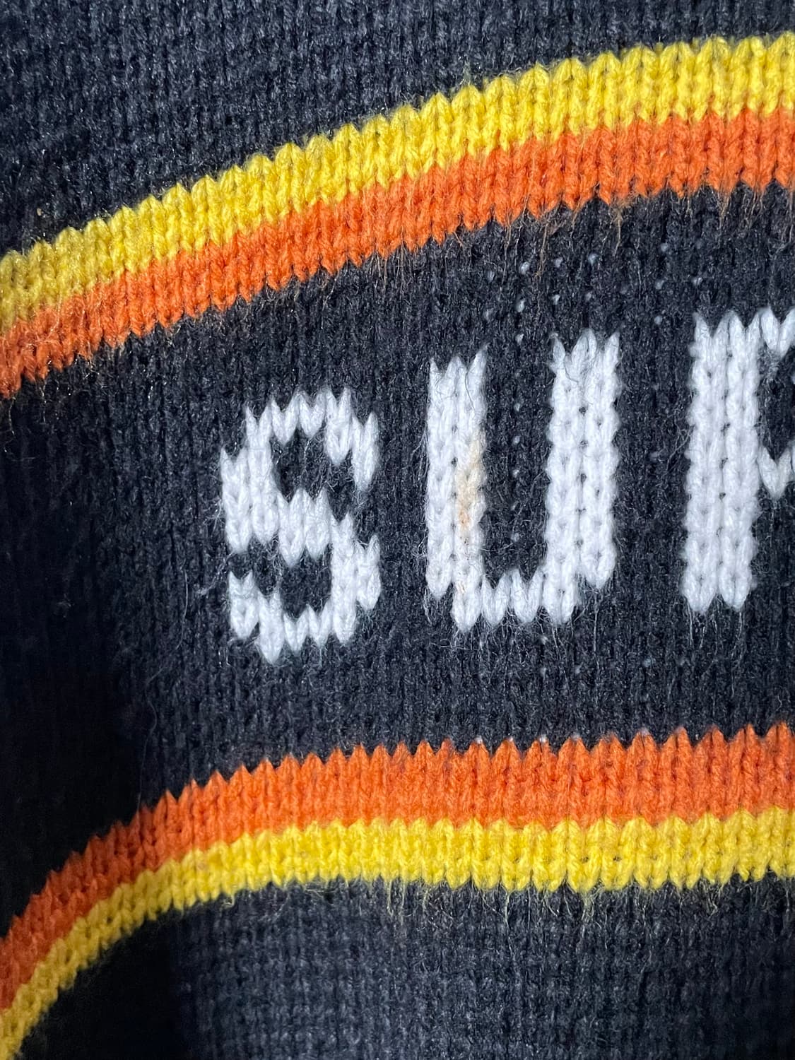 23FW 슈프림 체스트 스트라이프 블랙 니트 (on.379)  상품이미지5