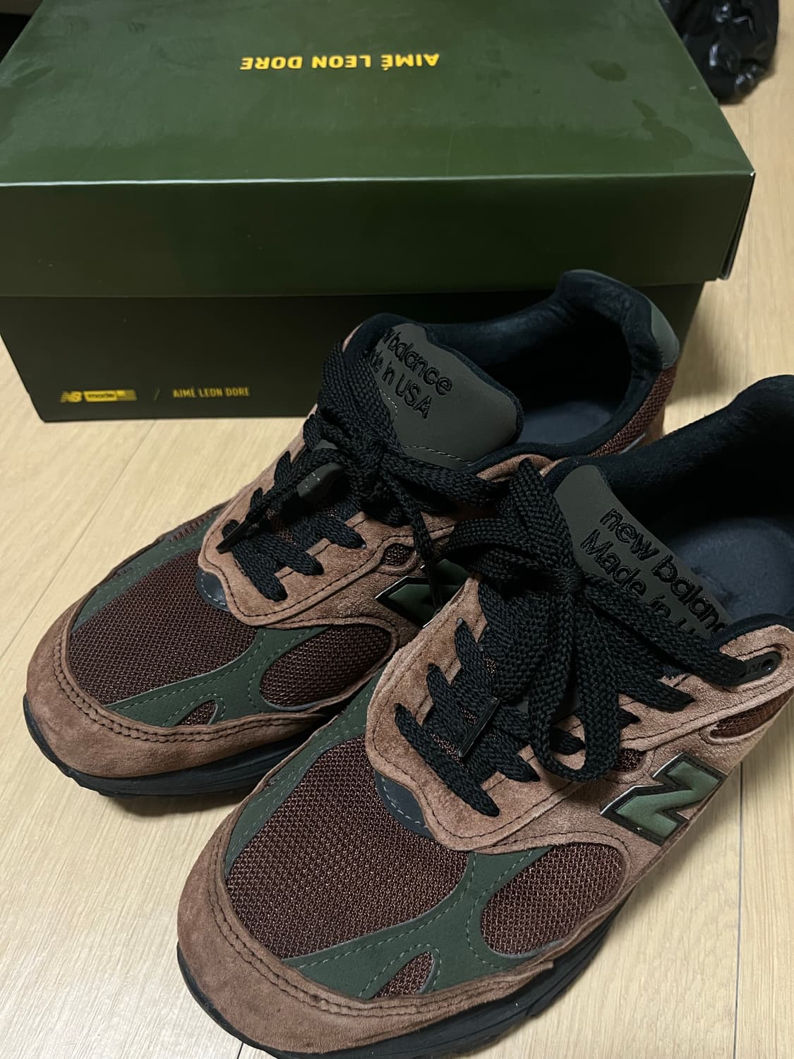 에메레온도르 콜라보 뉴발란스 993 브라운 상품이미지2