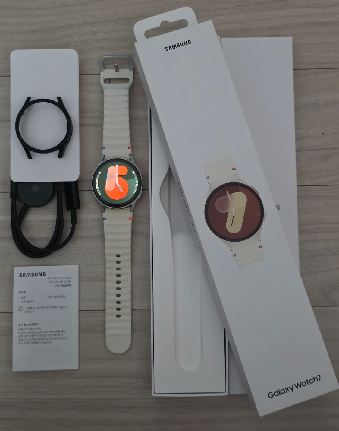 갤럭시워치7 SM-L305N 40mm 실버 크림 정상해지 SKt LTE 상품이미지1