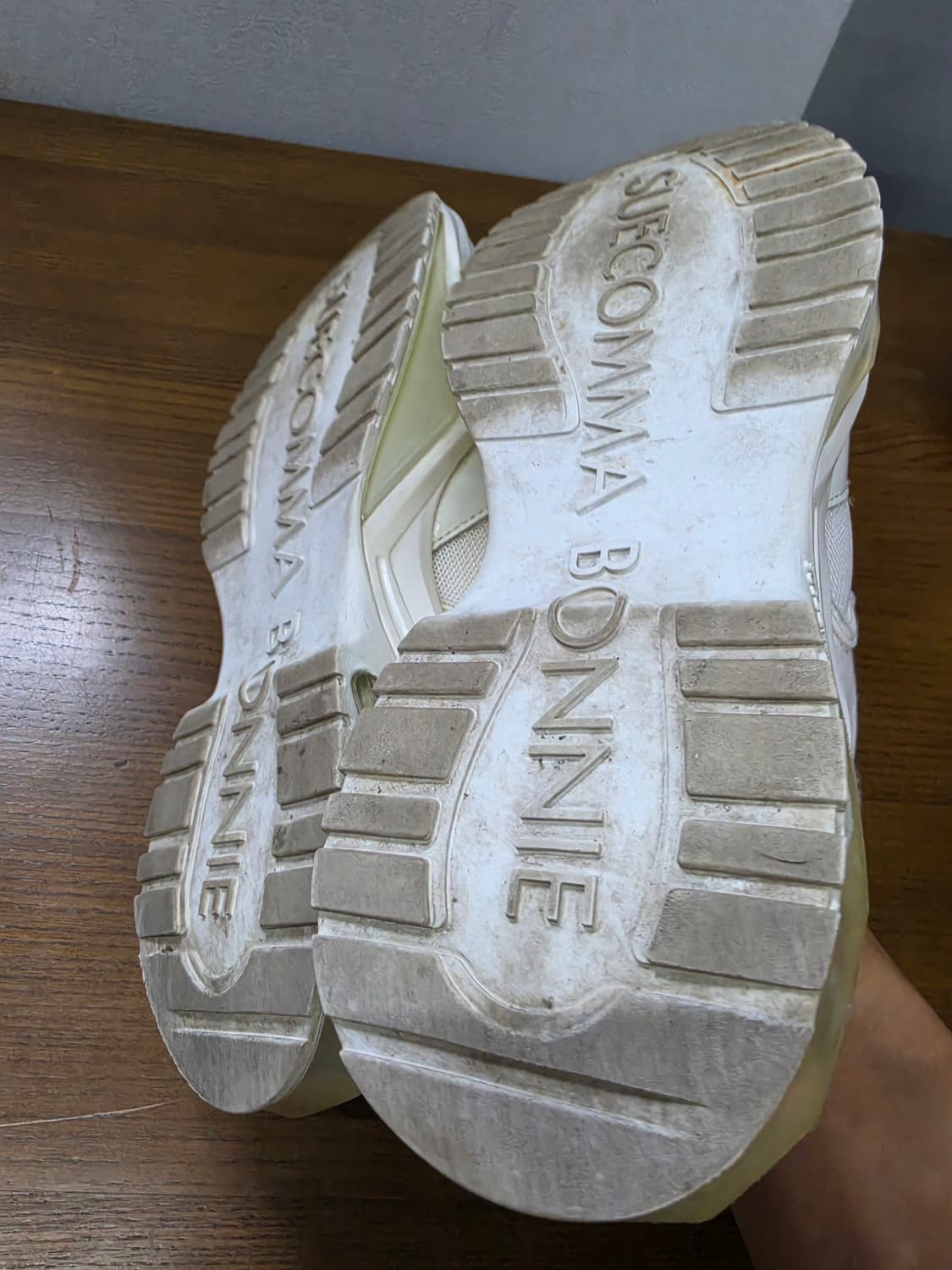 슈콤마보니 화이트 스니커즈 상품이미지8