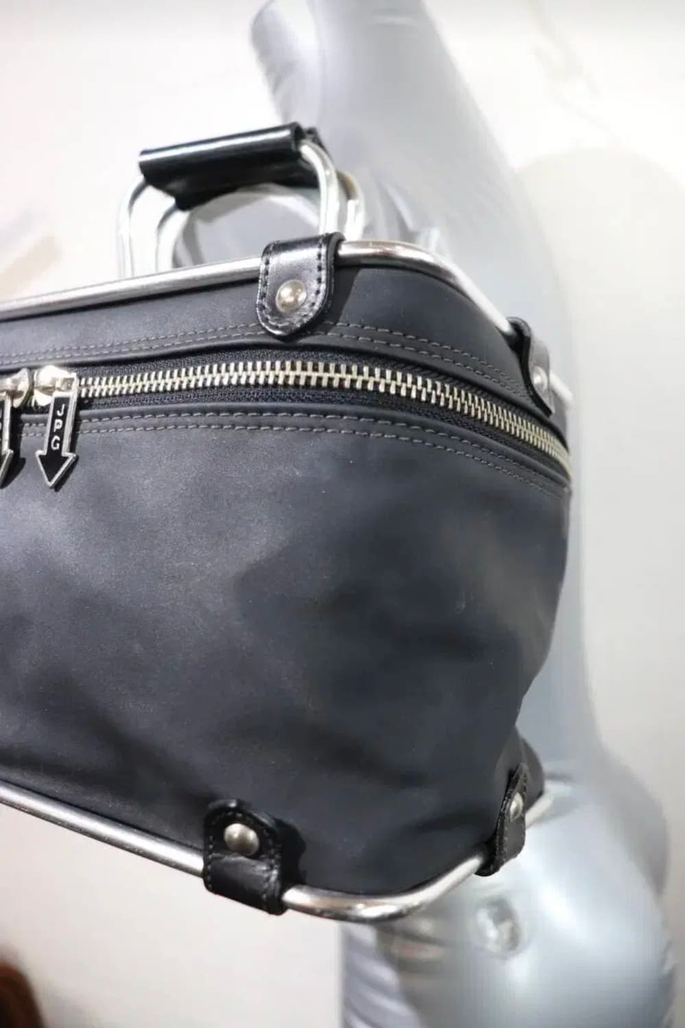 장폴고티에 파이프 프레임 핸드백 상품이미지9