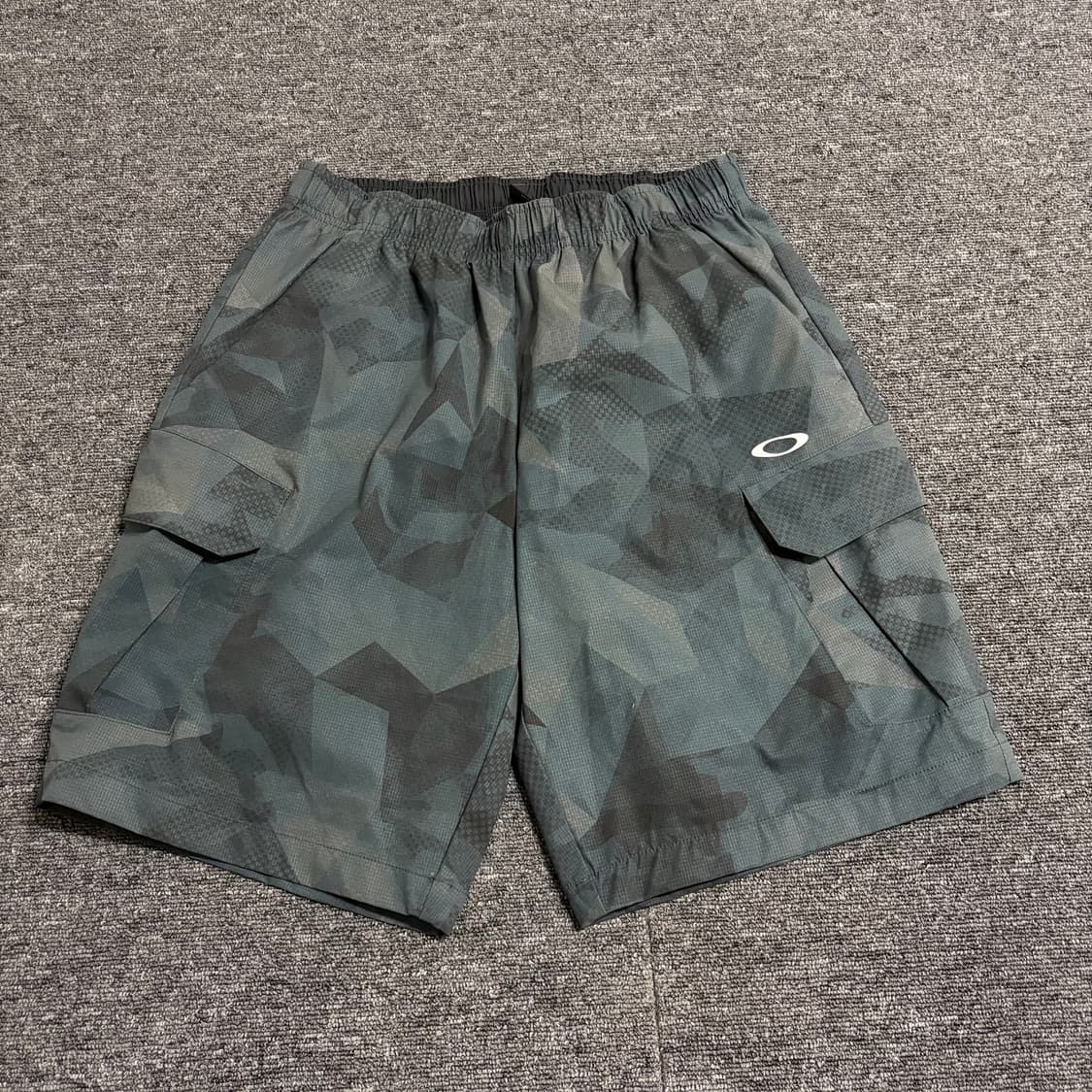 오클리 카모 패턴 카고 쇼츠 상품이미지1