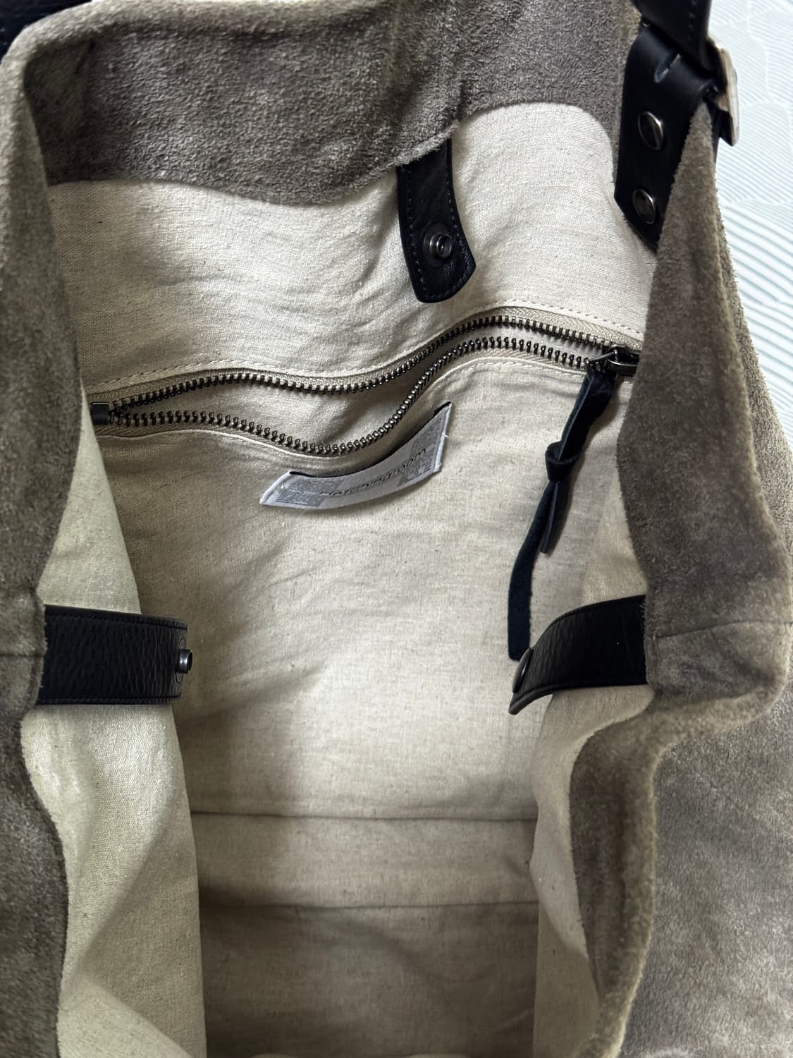 해칭룸 스웨이드 토트백 그레이 상품이미지4