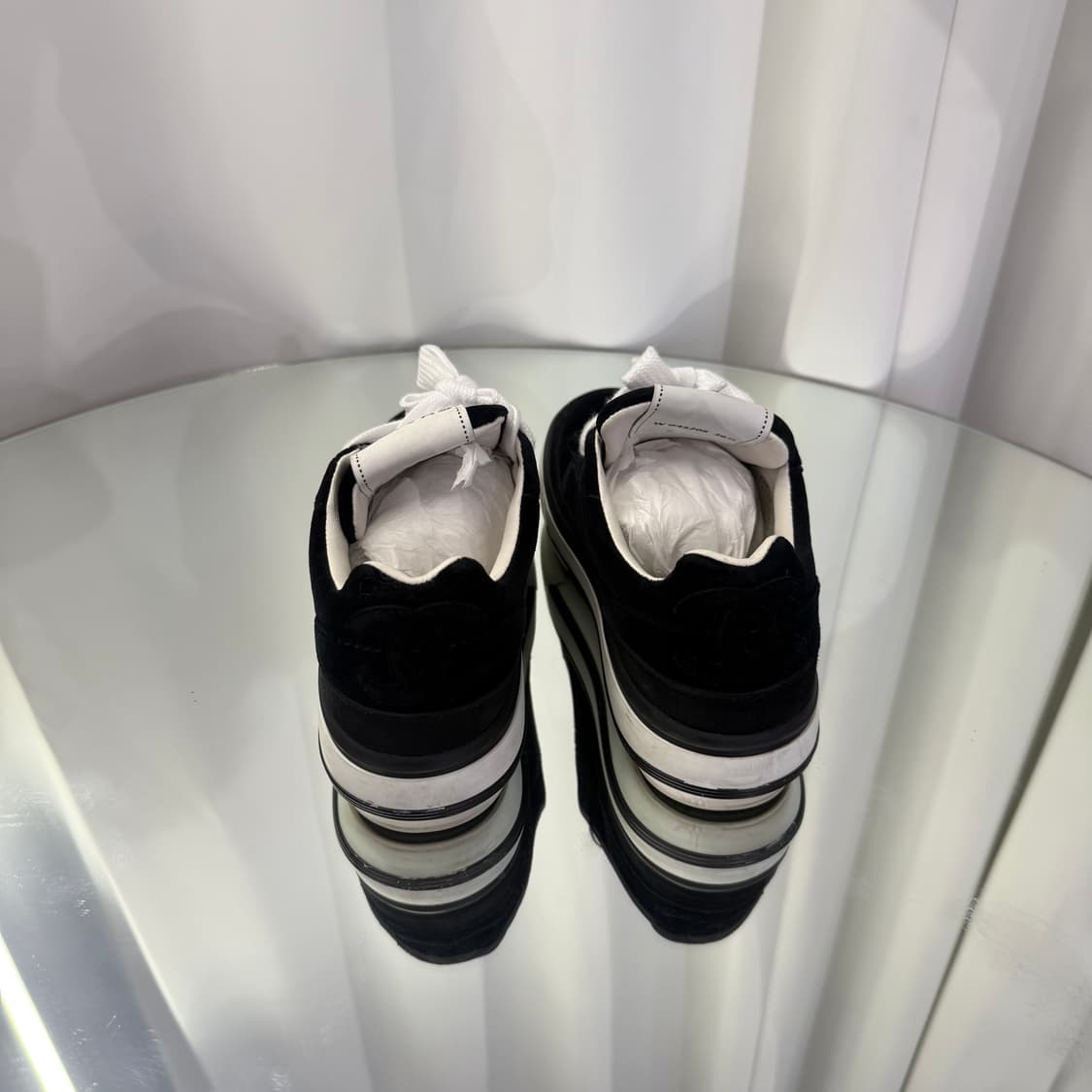 (36.5) 샤넬 마크다운 벨벳 스웨이드 스니커즈,  상품이미지4