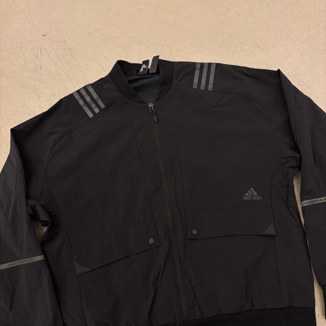 아디다스 스몰로고 블랙 자켓 상품이미지2