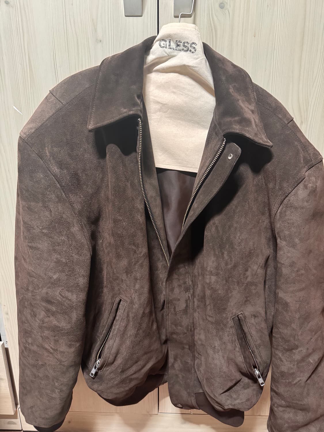 Gless(글레스) 스웨이드 봄버 1사이즈 팝니다 상품이미지1