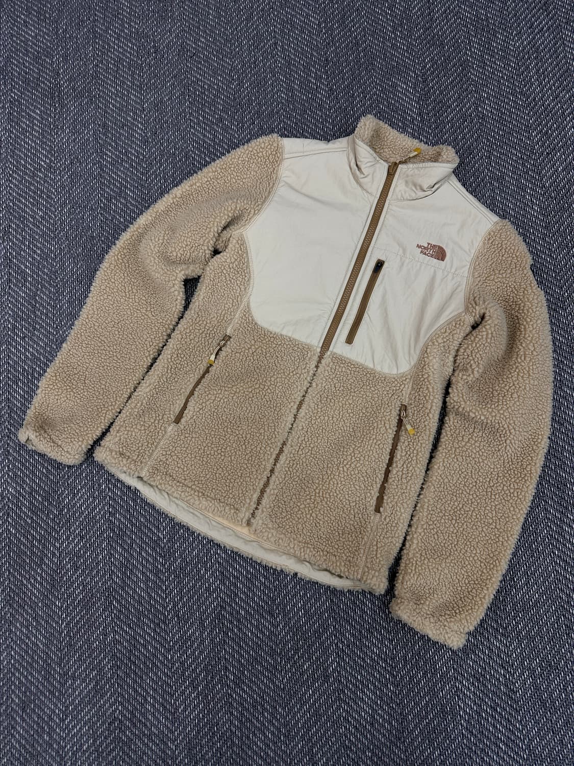 노스페이스 뽀글이 후리스 베이지 상품이미지1