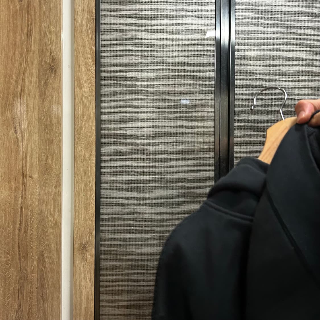 HOOEY 블랙 후드티 상품이미지4