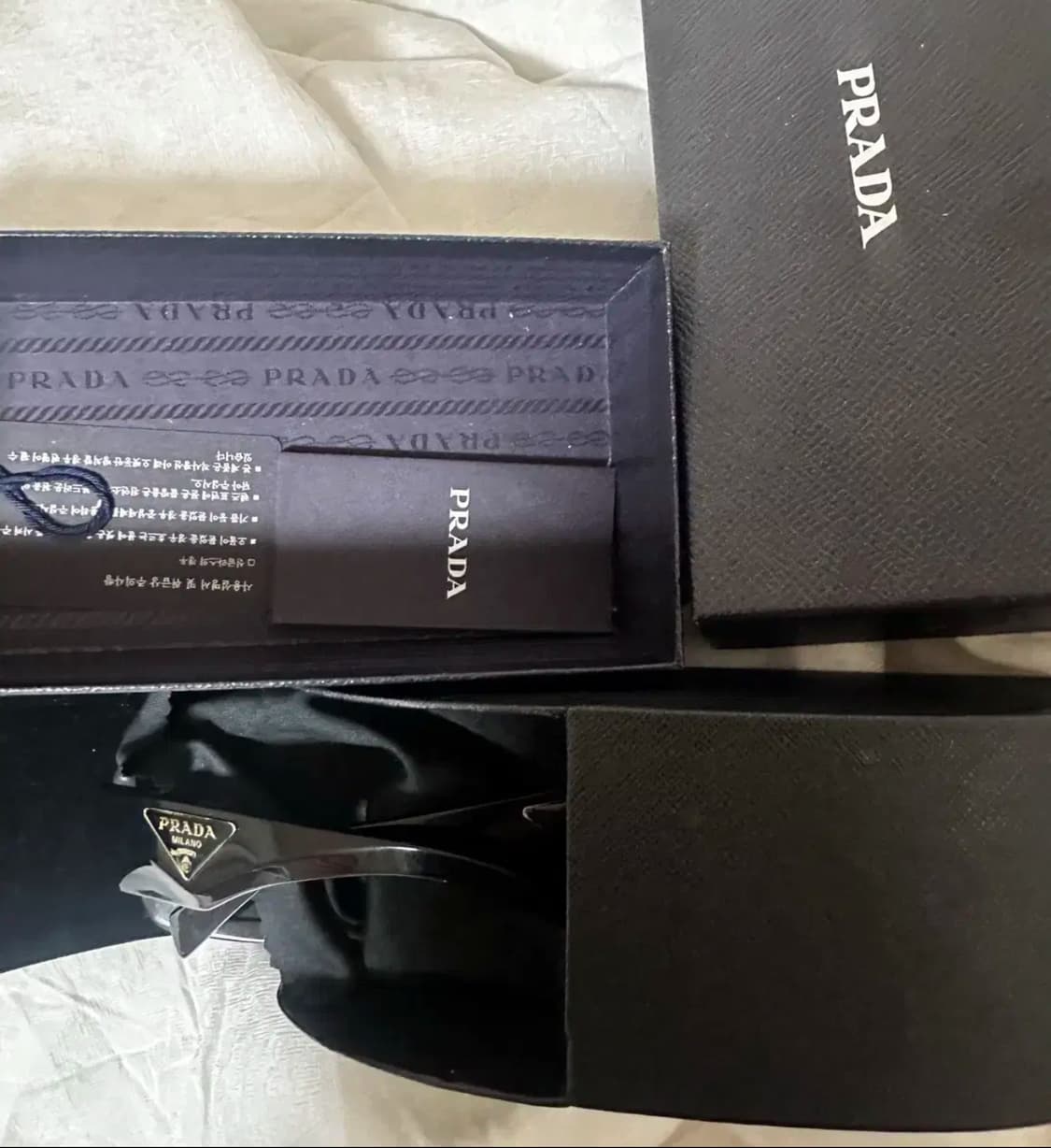풀구성) 프라다 삼각로고 선글라스 켄달제너 착용 상품이미지6