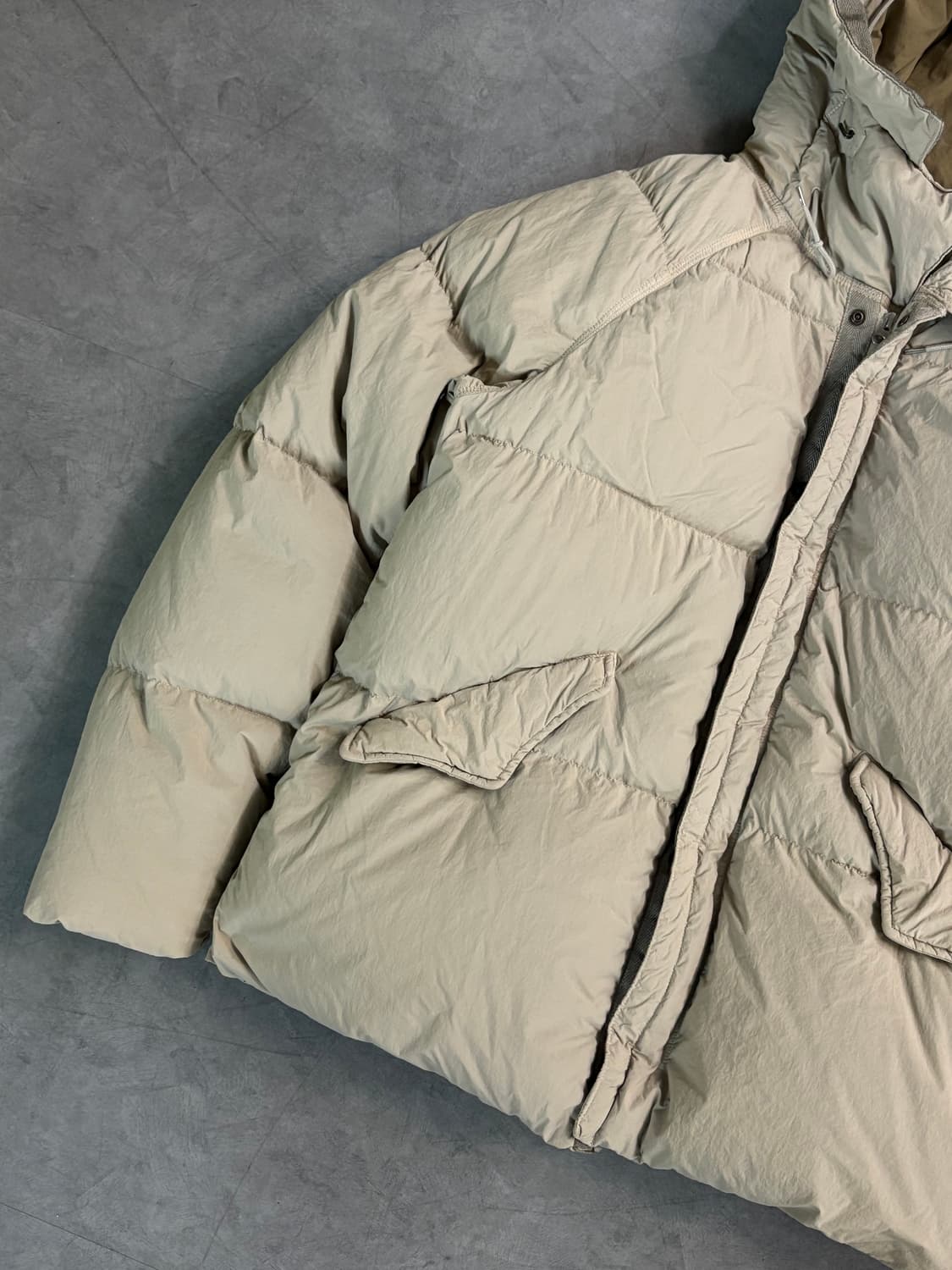 Ten C 텐씨 베이지 아틱 다운 파카 ​ 상품이미지2