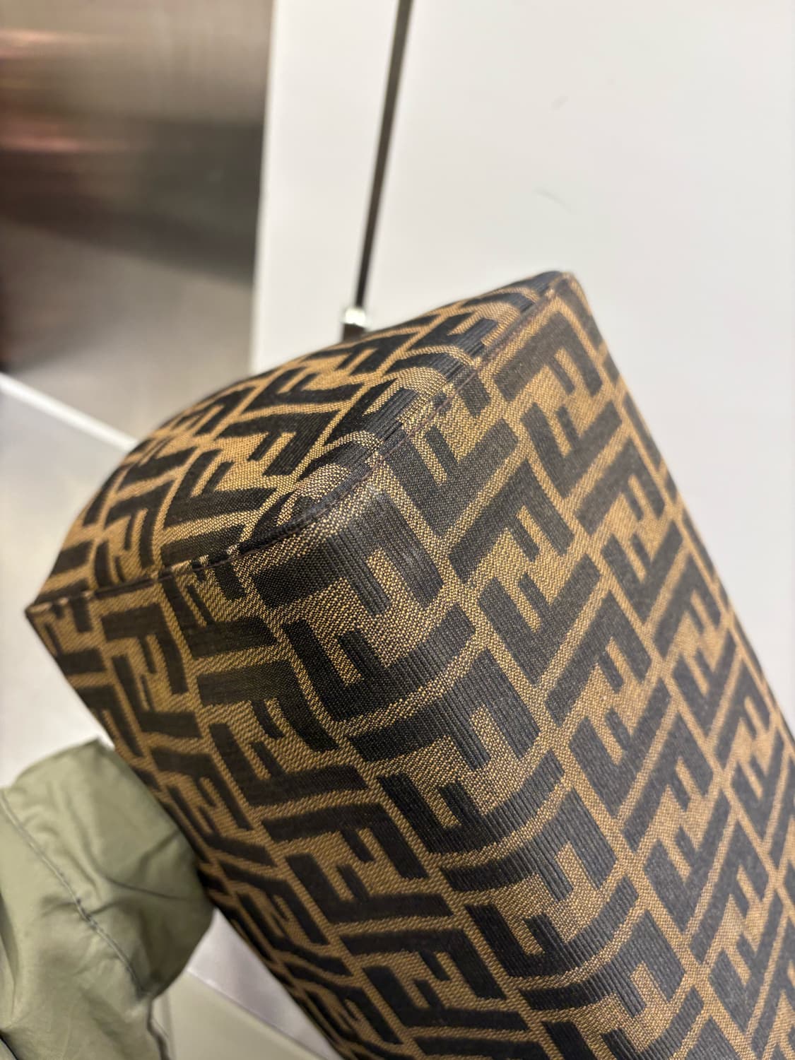 펜디 주카 패턴 캔버스 스퀘어백 상품이미지4