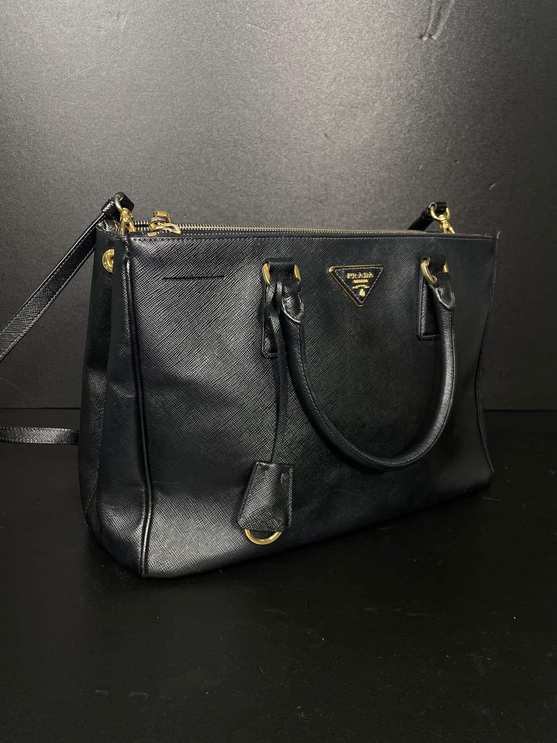 PRADA 프라다 사피아노 럭스 2WAY 블랙 토트백 상품이미지4