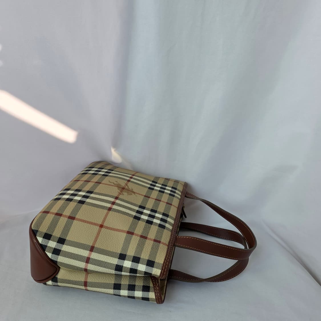 [정품 BURBERRY] 버버리 노바체크 pvc 토트백 스몰 상품이미지3