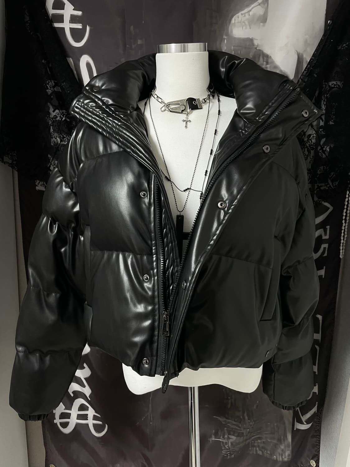 빈티지 비건 레더 푸퍼 숏패딩 오네갸루펑크락시크보헤미안서울애즈온 상품이미지1