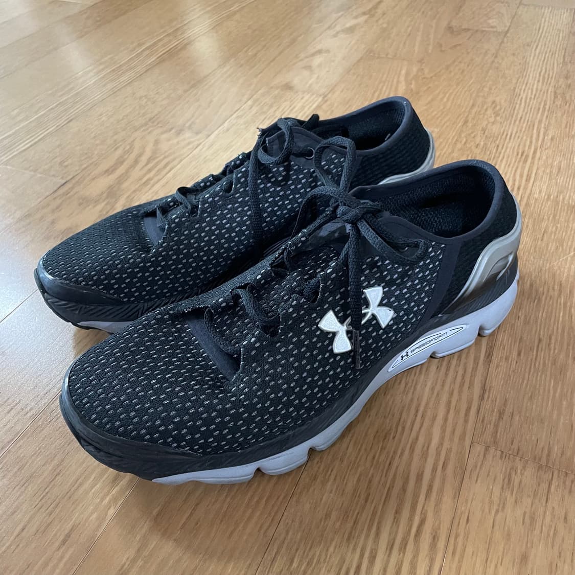 언더아머 런닝화 270 상품이미지3