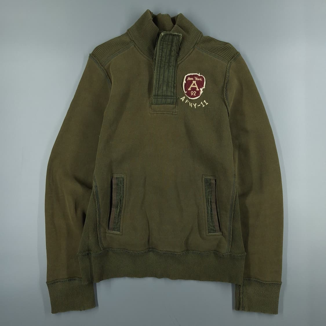 아베크롬비 피치 카키 데미지드 A92 반집업 머슬핏 맨투맨 티셔츠 L 상품이미지4