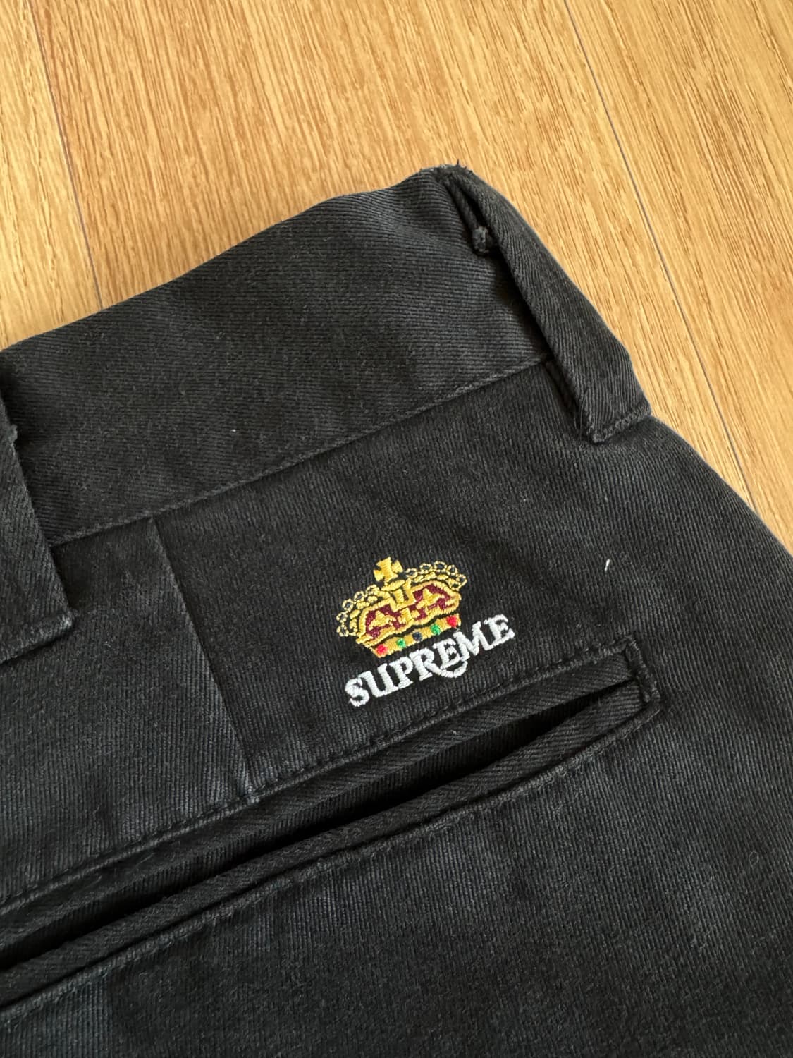 슈프림 크라운 치노팬츠 블랙 상품이미지4