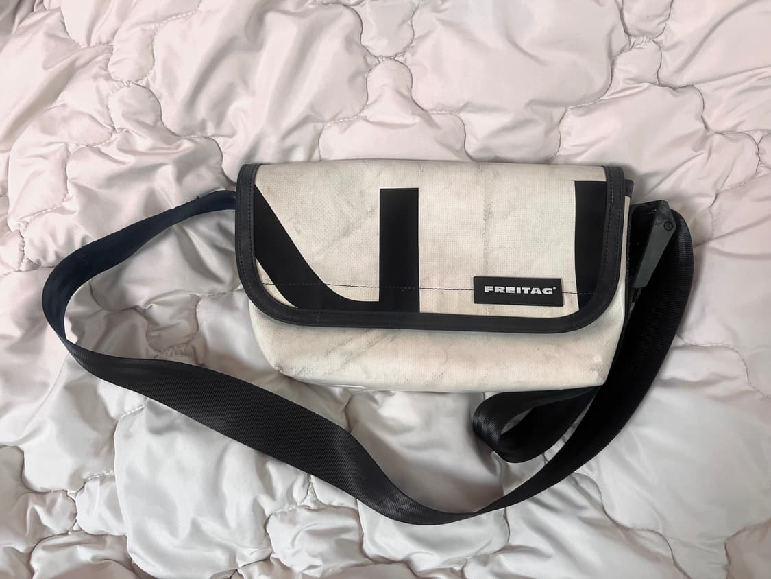 프라이탁 하파오 흰검 상품이미지1