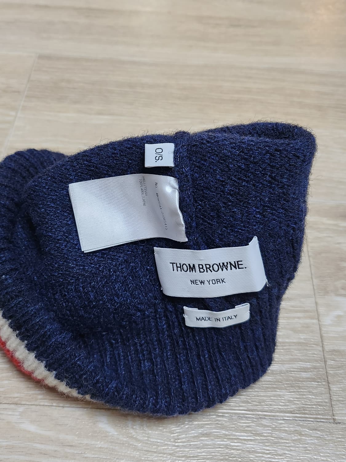 톰브라운 삼선 비니 상품이미지6