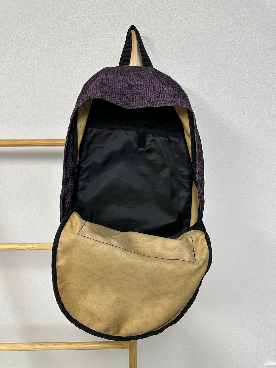 이스트팩 뱀피 백팩 상품이미지4