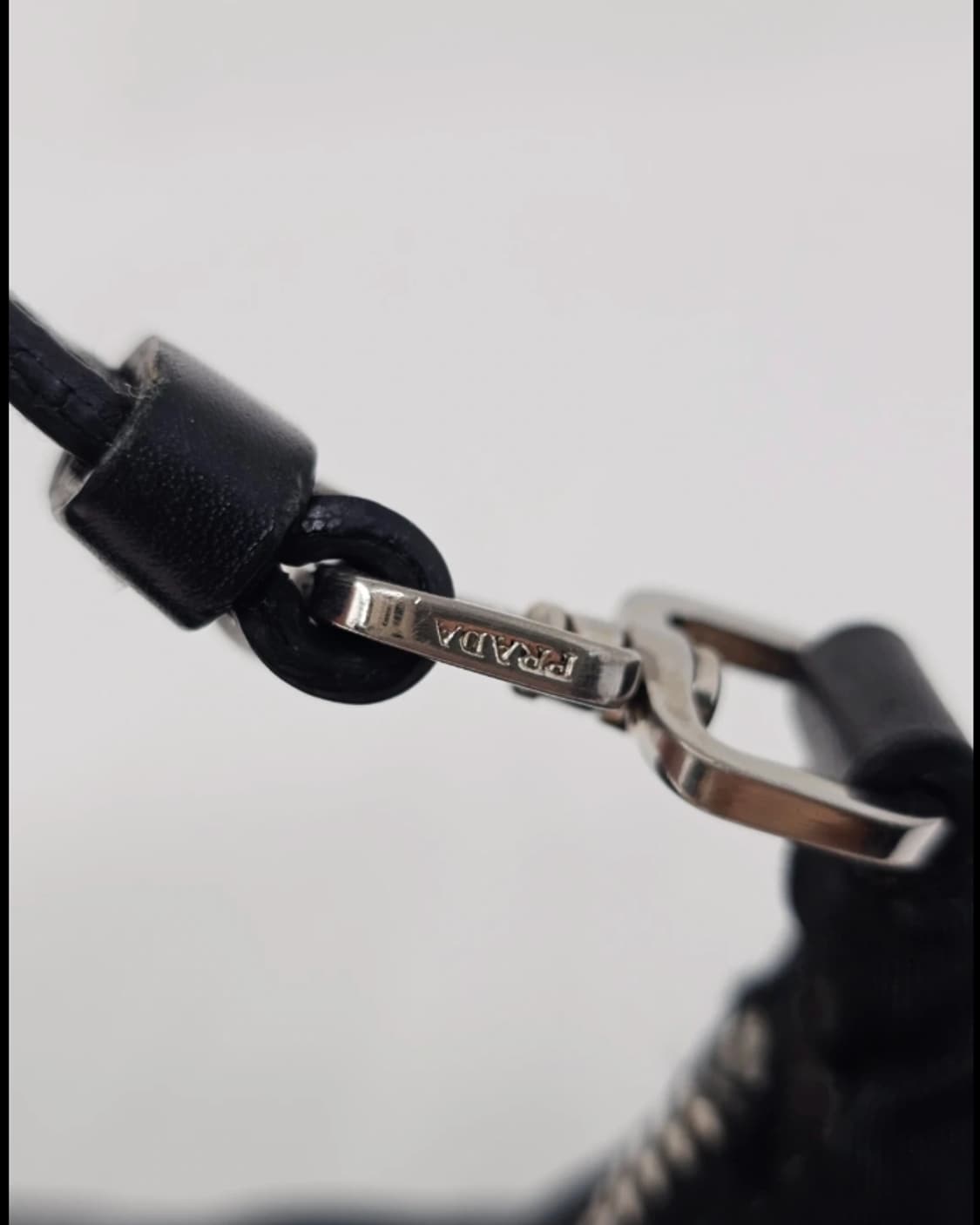 정품 프라다 블랙 나일론 호보백 상품이미지8