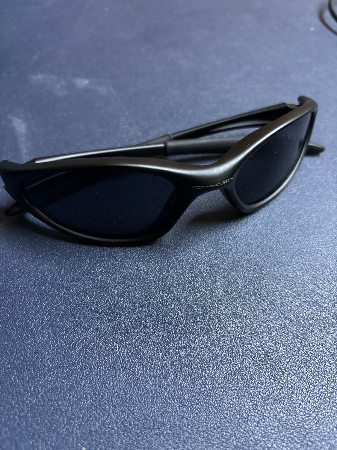 오클리 미뉴트1.0 매트블랙 상품이미지1