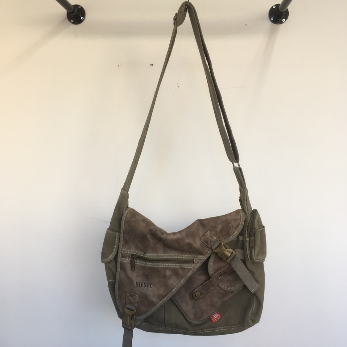 디젤 빈티지 크로스백 상품이미지1