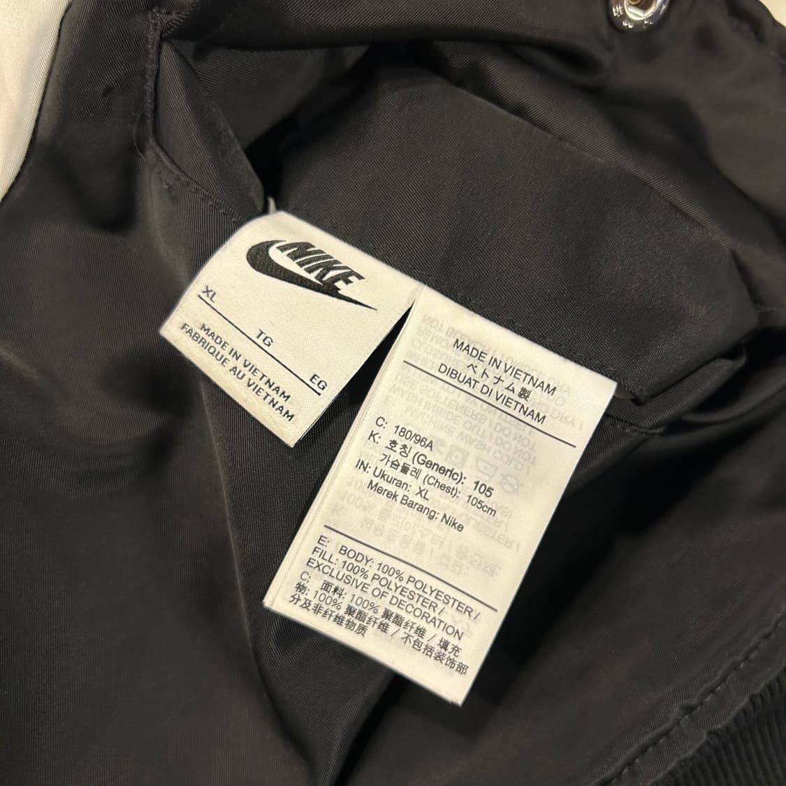 [XL] 나이키 써마핏 스우시 블랙/화이트 봄버 자켓 상품이미지9