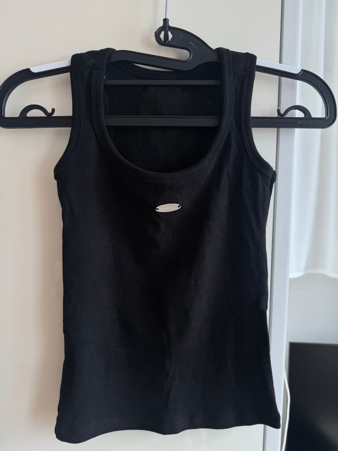 킴서울 111 semi crop tank 블랙 상품이미지2