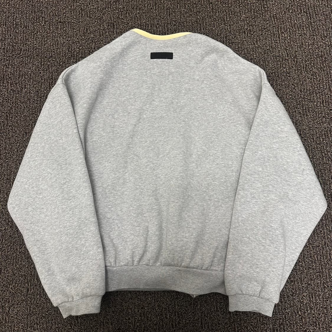 에센셜 피어오브갓 기모 맨투맨 그레이 XS 상품이미지5